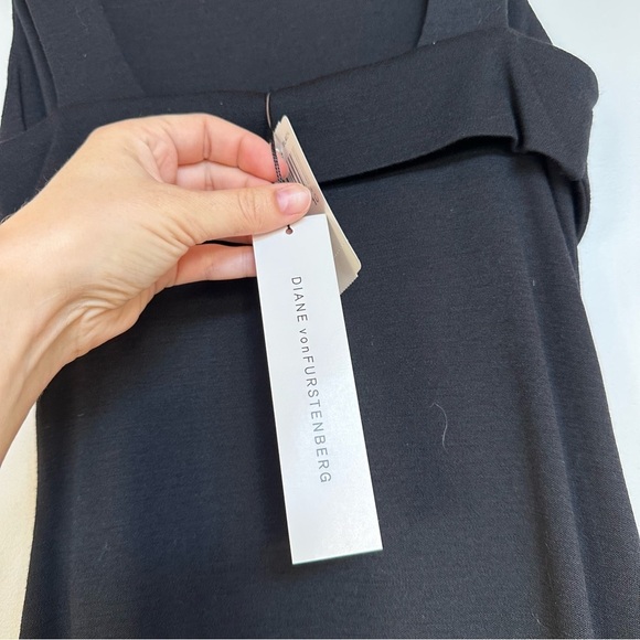 Diane Von Furstenberg Vintage Boyet Dress in Black 100% Wool - Picture 4 of 10